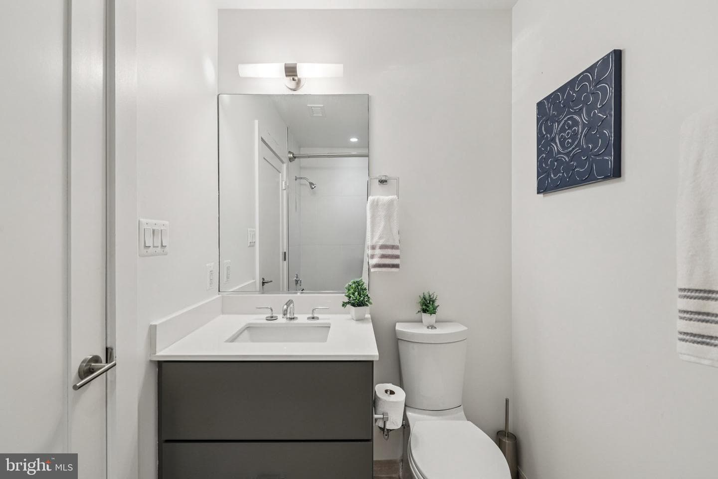 301 H Street NE #201 photo 28
