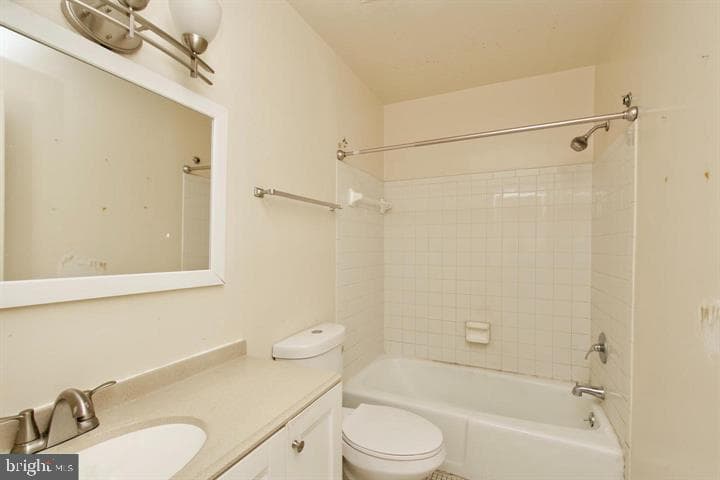 1818 Bryant St NE photo 9