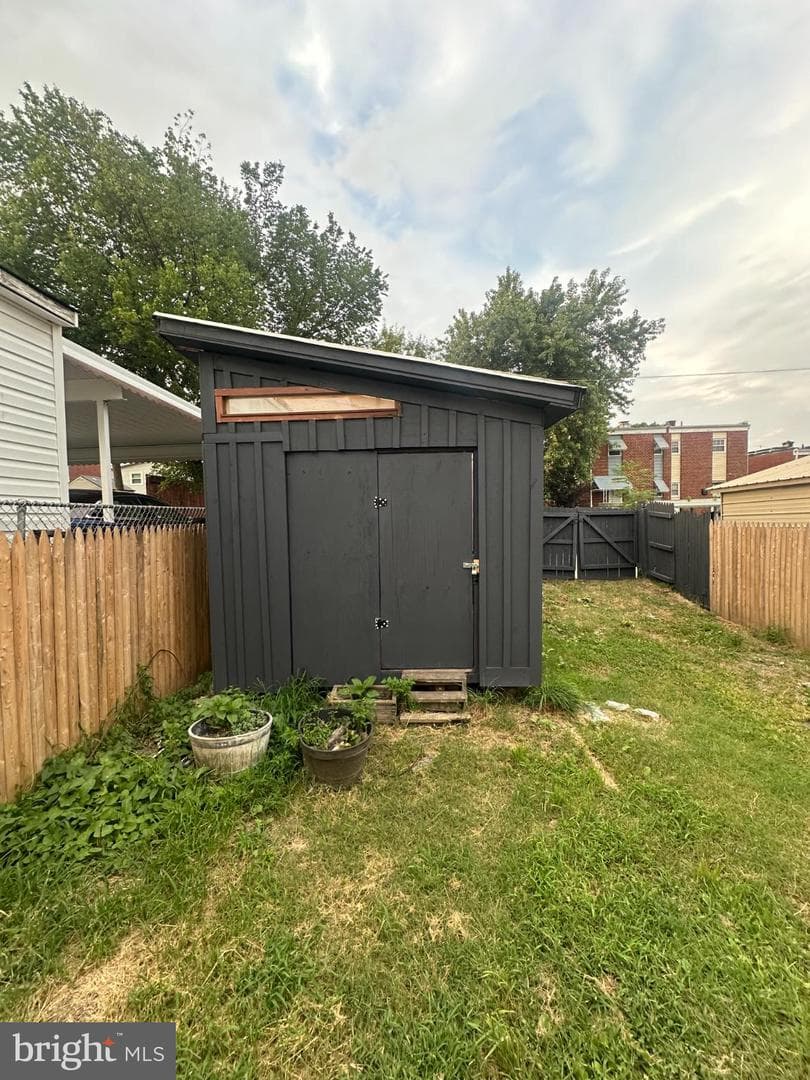 5220 Blaine Street NE photo 21