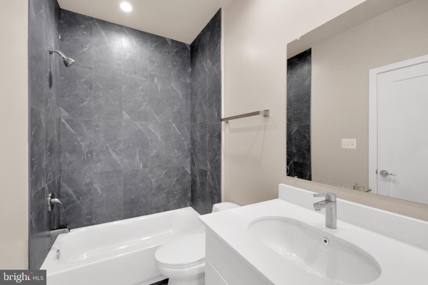 854 Xenia Street SE #102 photo 14