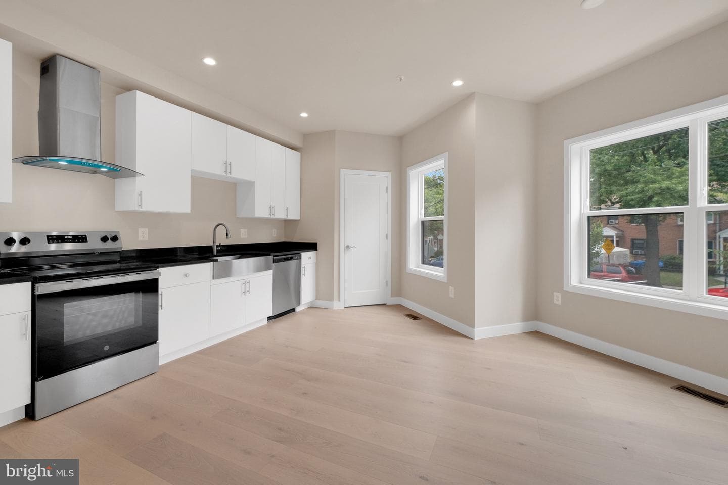 854 Xenia Street SE #102 photo 5