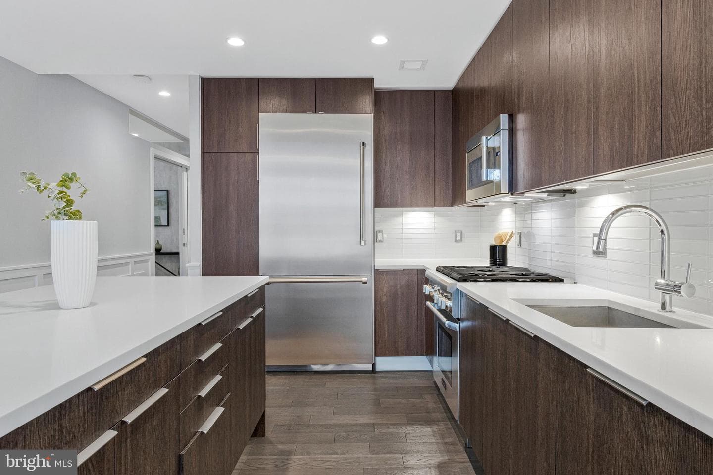 45 Sutton Square SW #605 photo 7