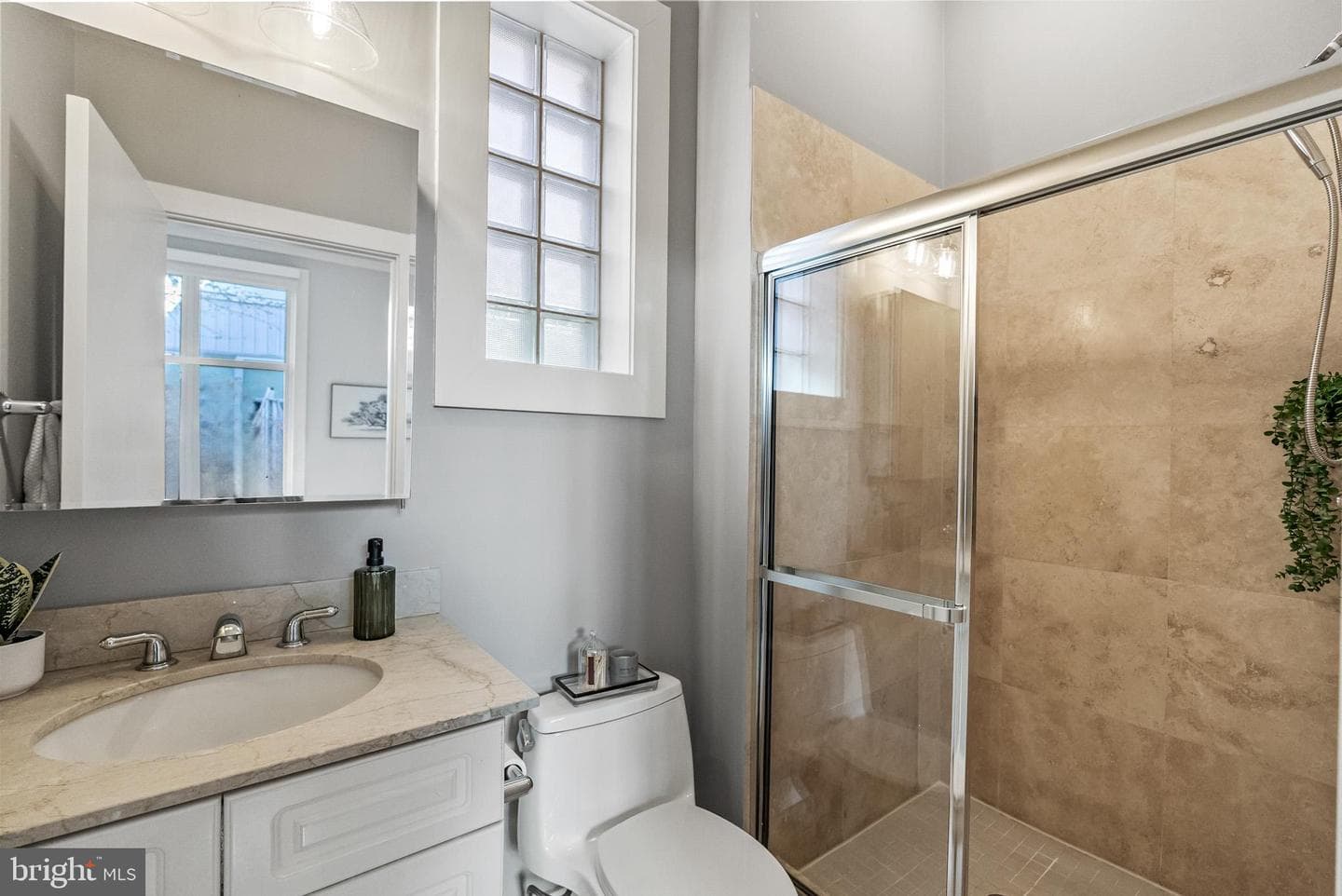 2380 Champlain Street NW #202 photo 22