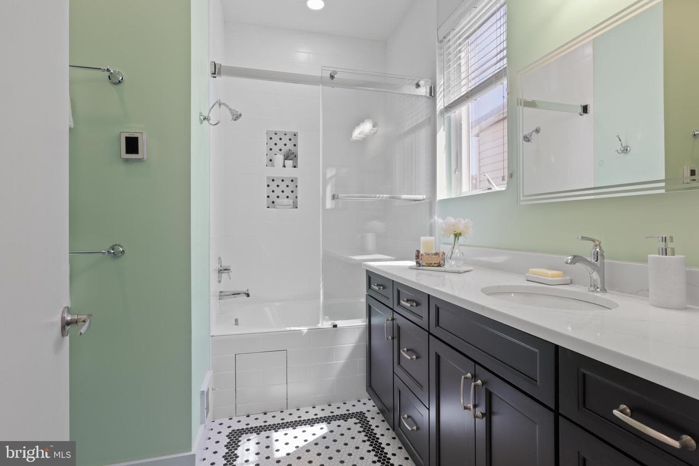 1524 Gales Street NE photo 22