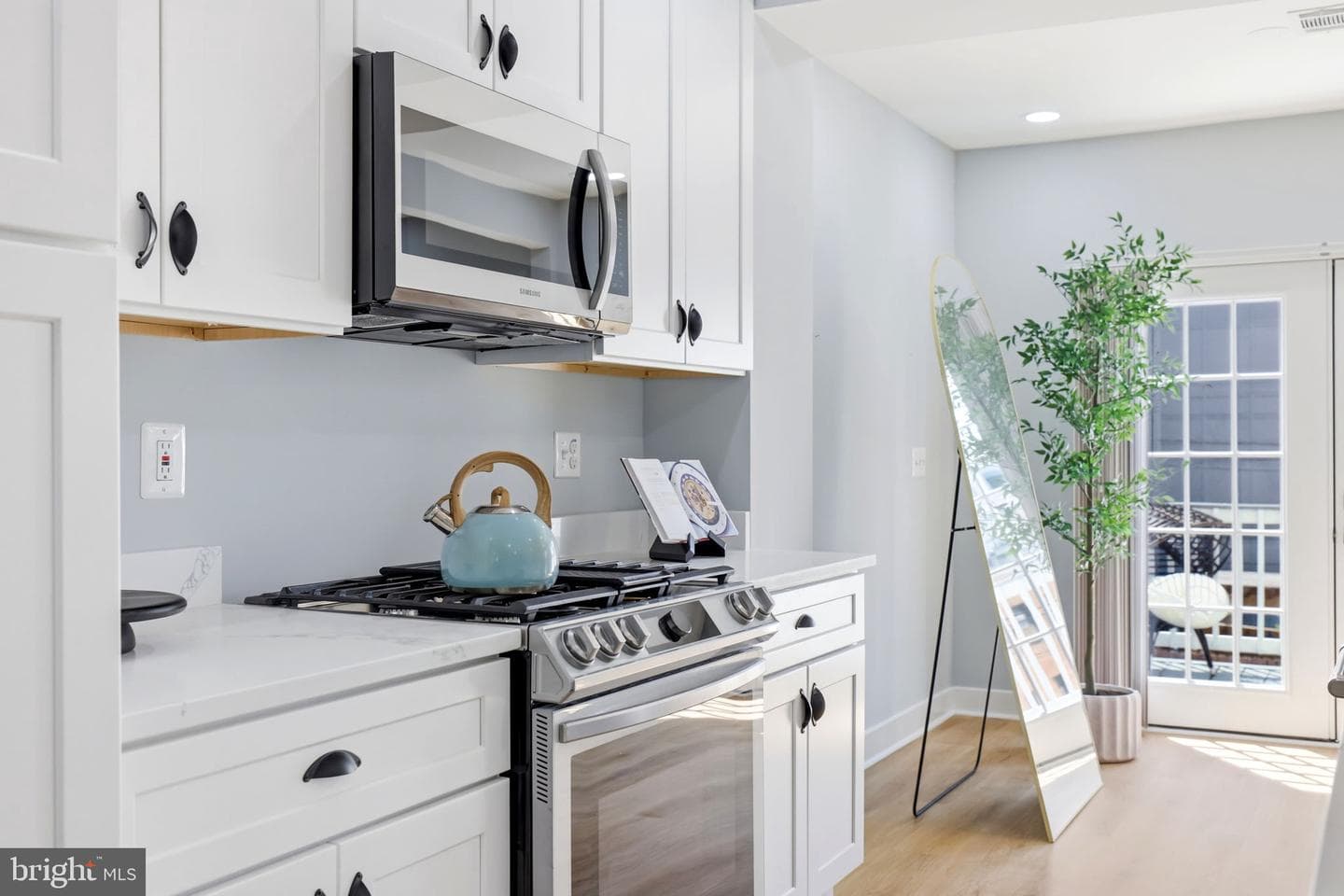 706 NW Longfellow Street NW photo 16