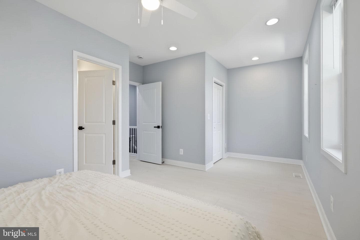 706 NW Longfellow Street NW photo 28