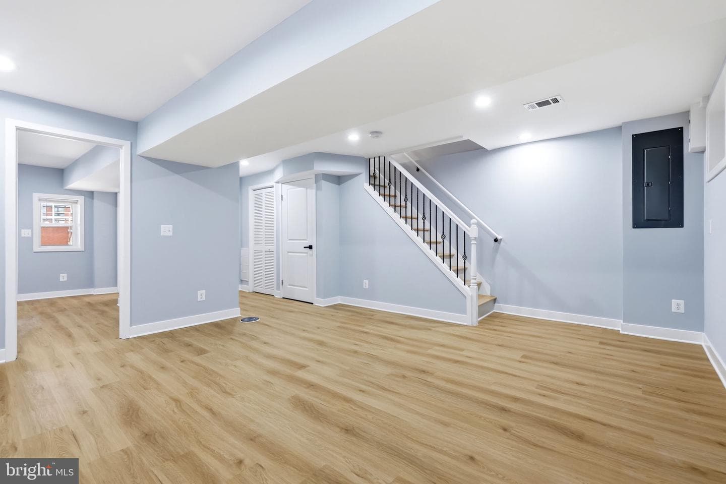 706 NW Longfellow Street NW photo 39