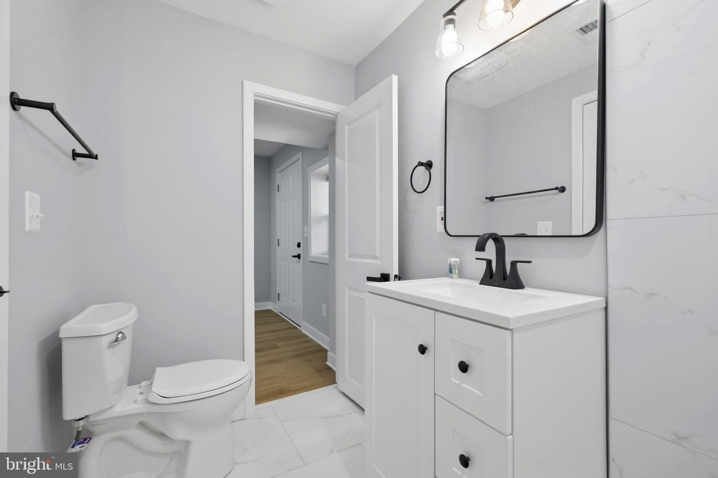 706 NW Longfellow Street NW photo 42