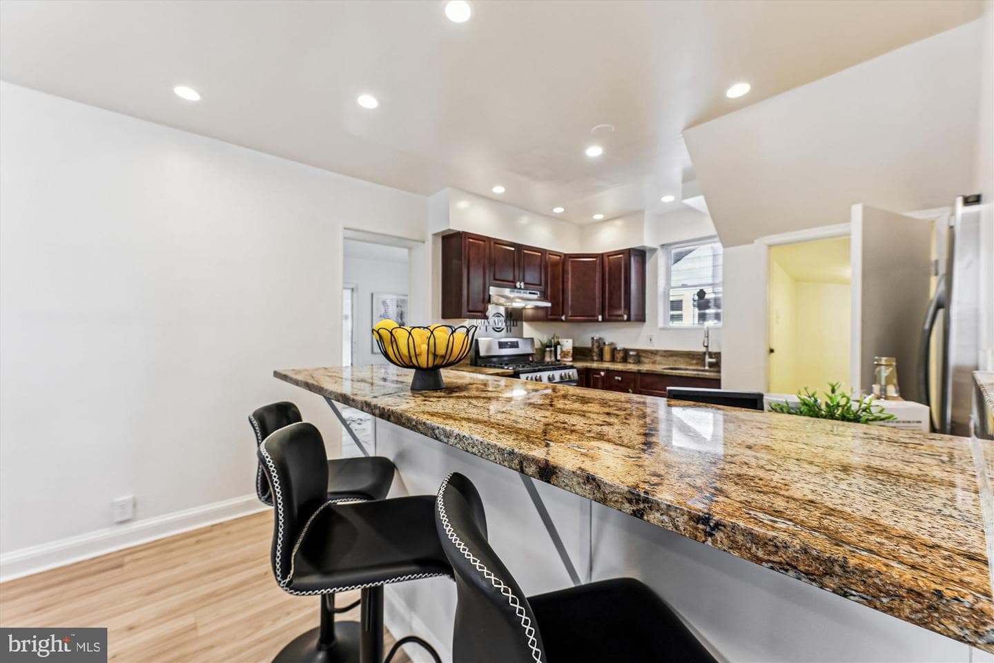 4225 Meade Street NE photo 8