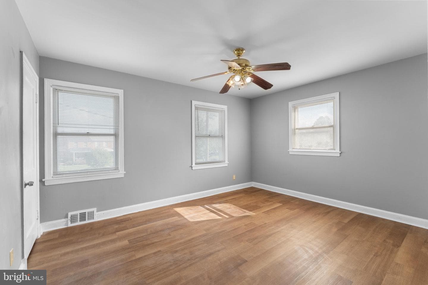 1811 T Place SE photo 16