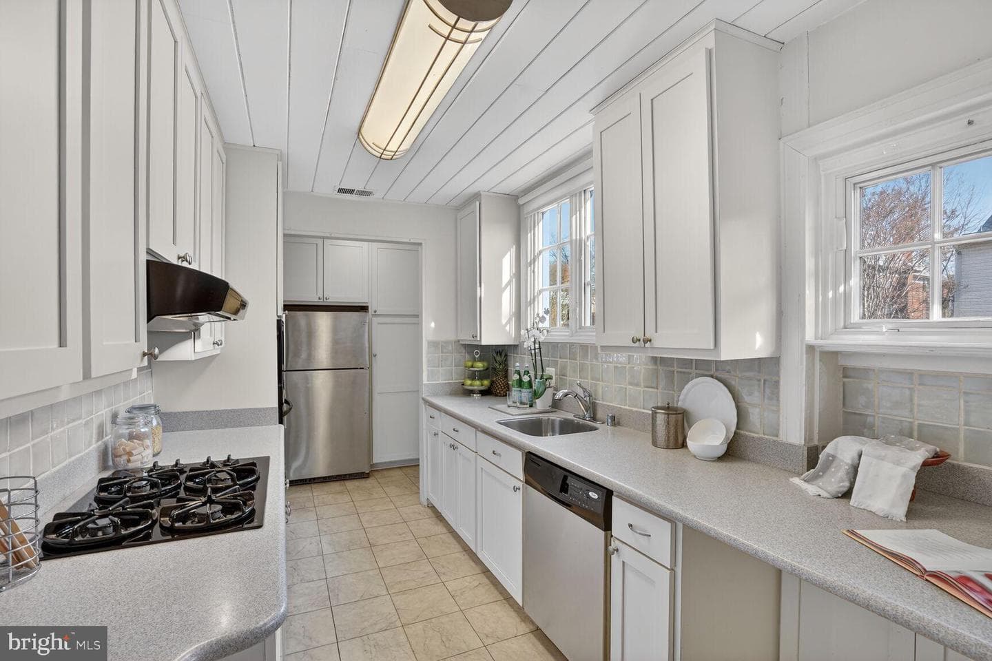 3811 Upton Street NW photo 8