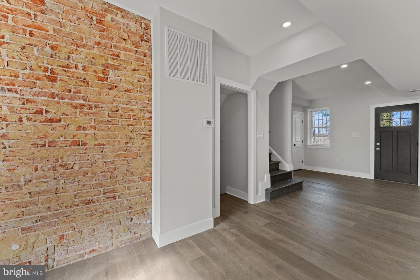 33 Nicholson Street NW photo 4