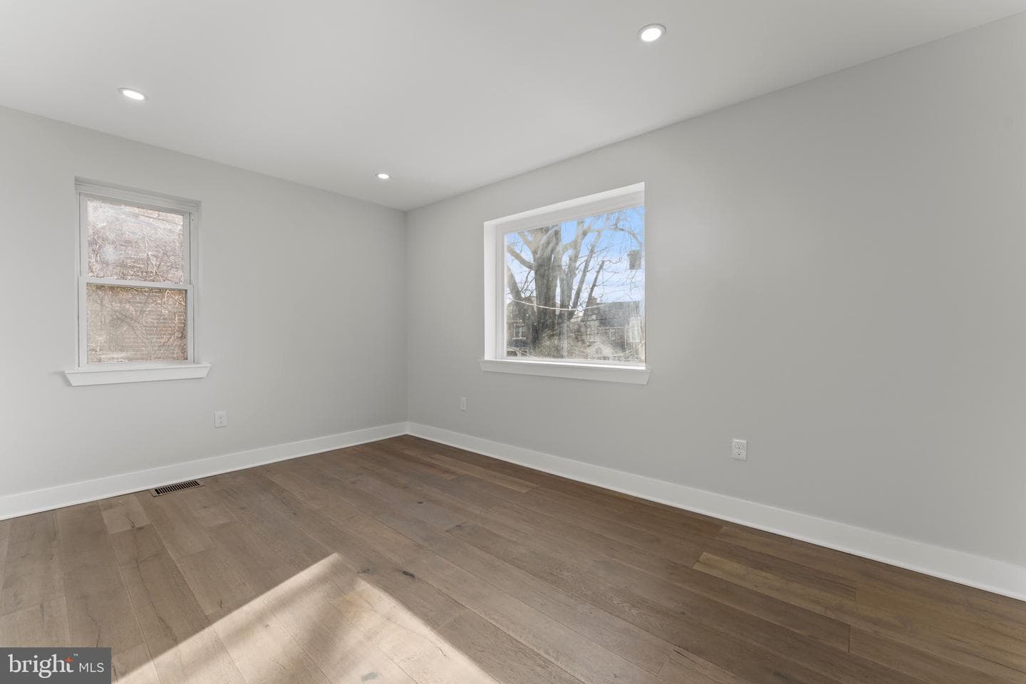 33 Nicholson Street NW photo 44