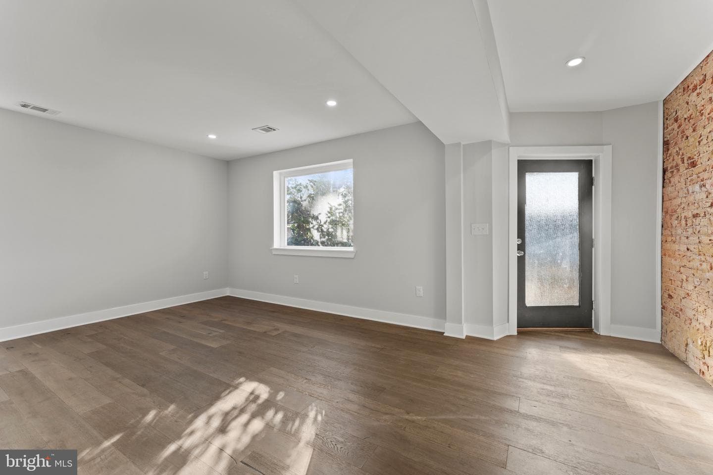 33 Nicholson Street NW photo 8
