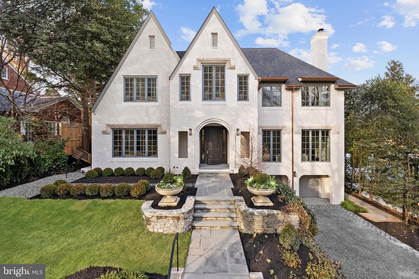 4433 Cathedral Avenue NW, Washington