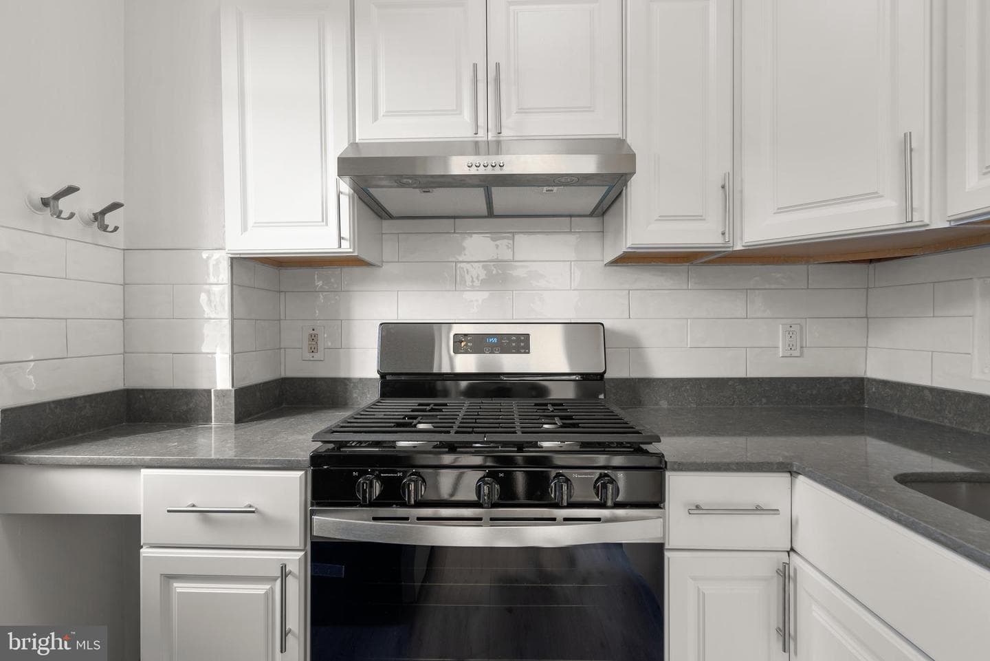 1727 Massachusetts Avenue NW #502 photo 11