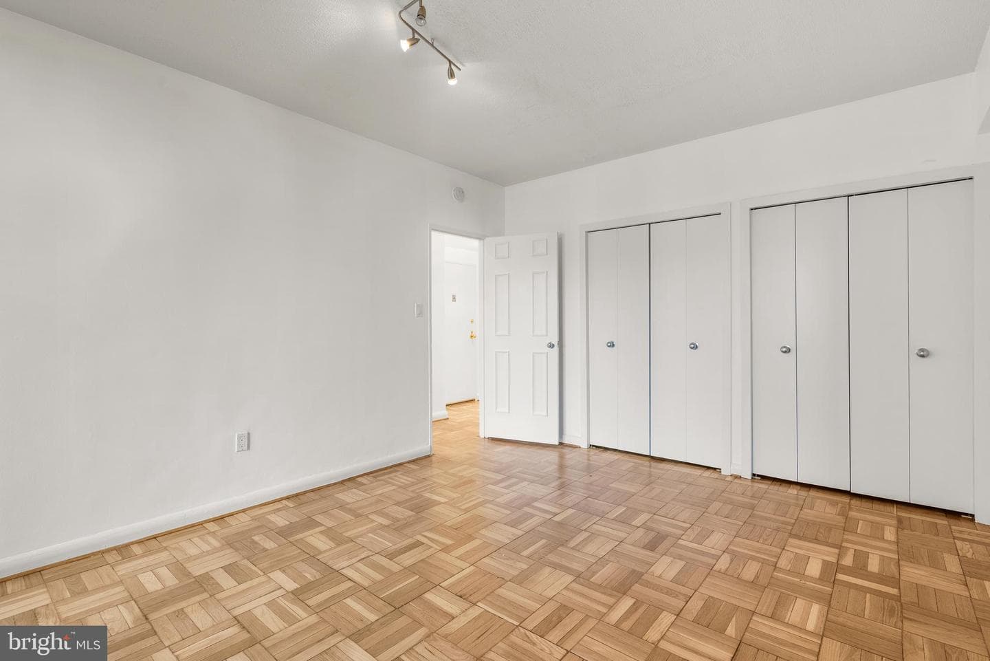 1727 Massachusetts Avenue NW #502 photo 16