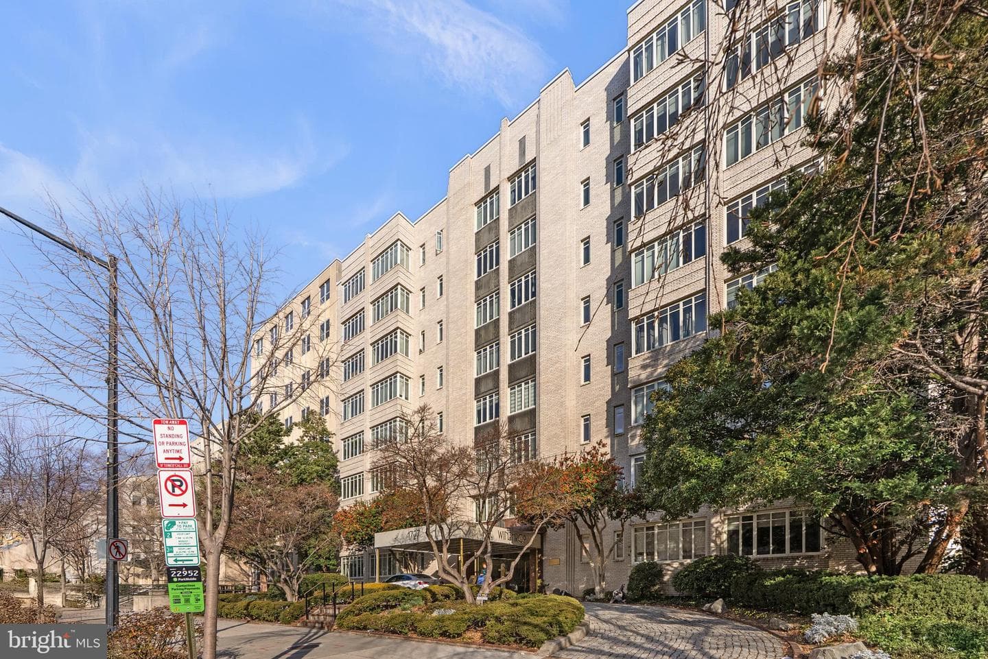1727 Massachusetts Avenue NW #502 photo 25