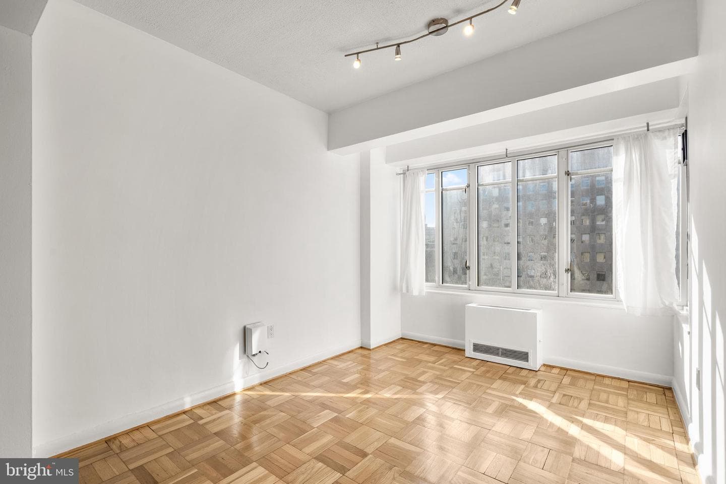 1727 Massachusetts Avenue NW #502 photo 7
