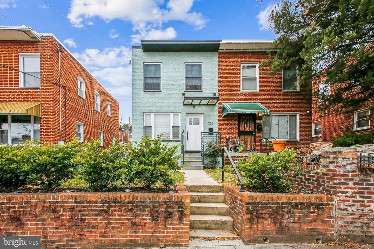 739 Kennedy Street NE photo 4