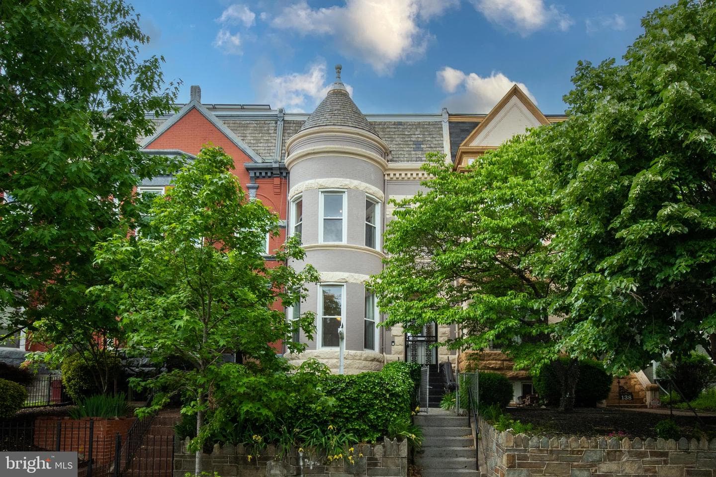 136 R Street NE photo 1