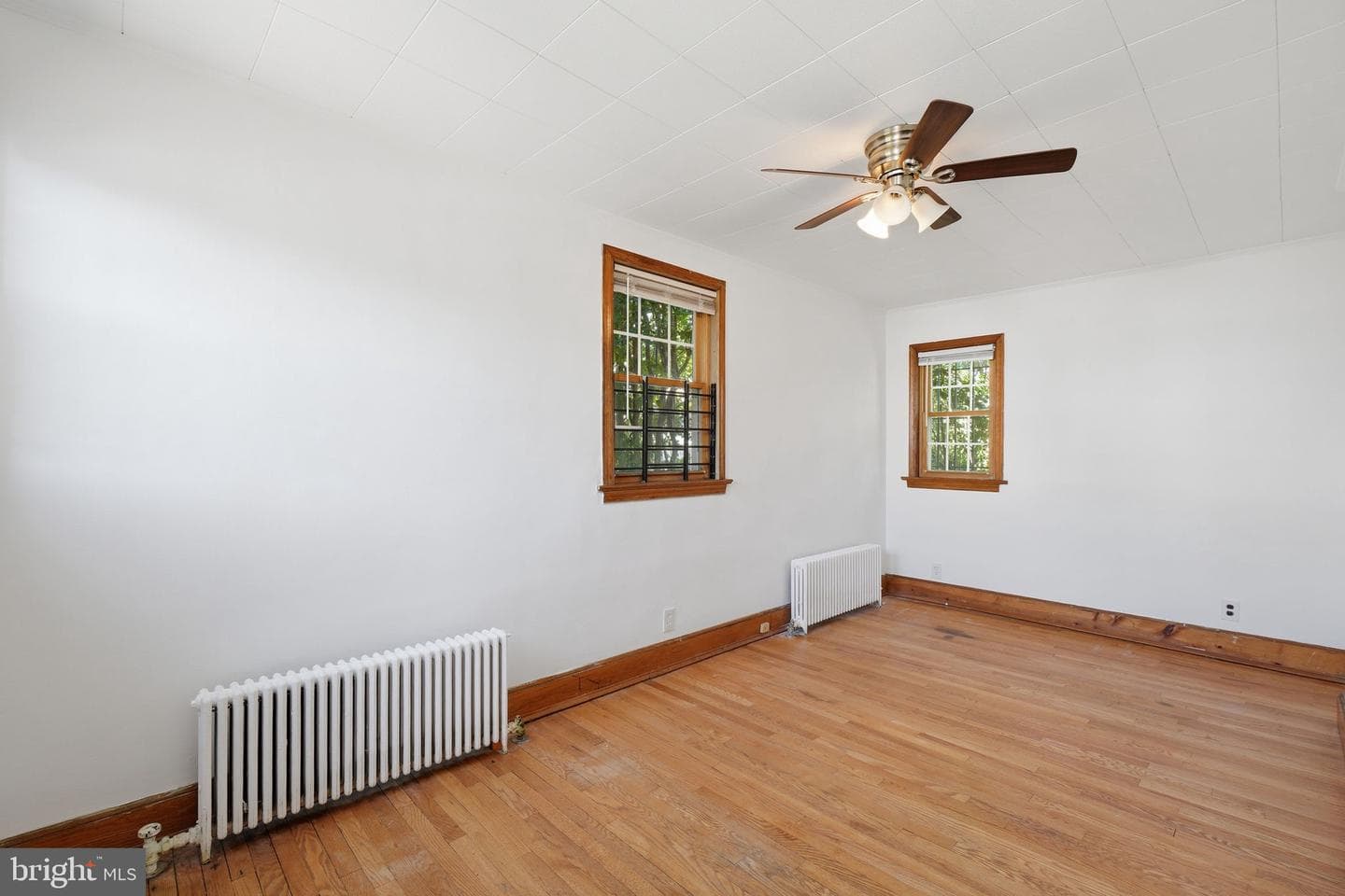 1927 Quincy Street NE photo 8