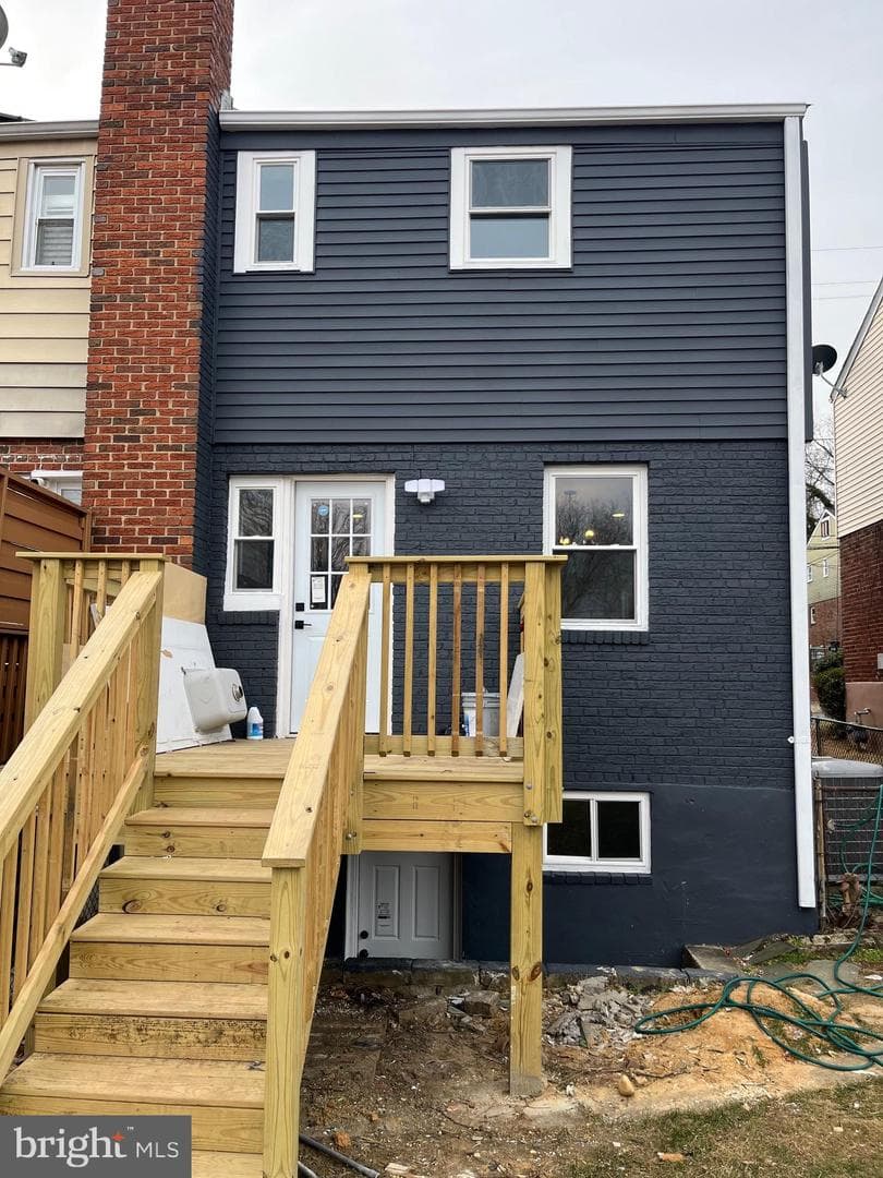79 Elmira Street SW photo 4