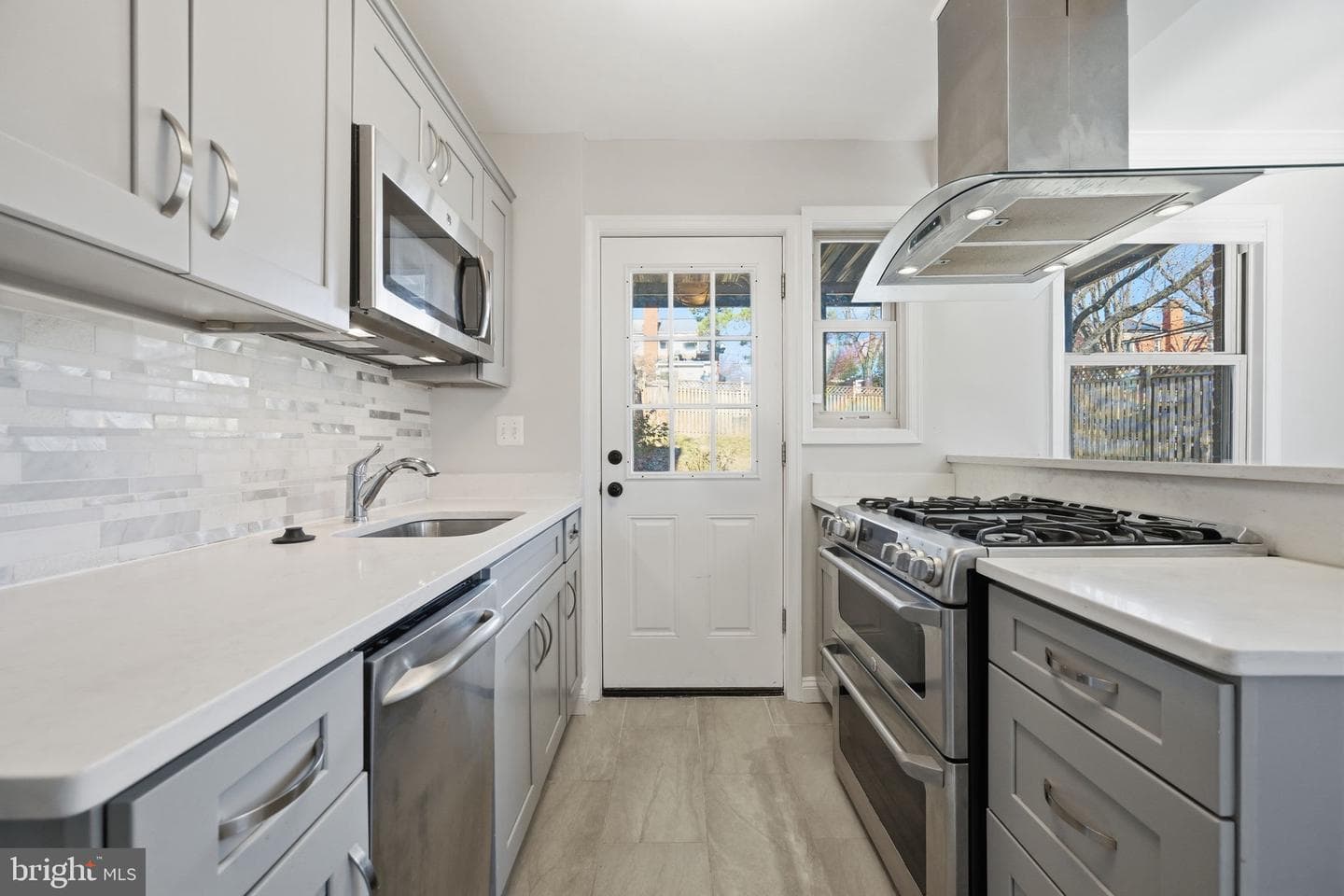 5701 Chillum Place NE photo 9