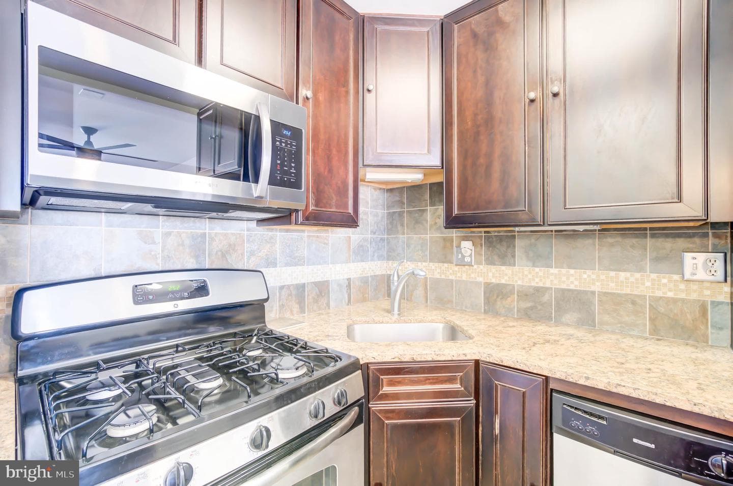 1545 18th Street NW #907 photo 7