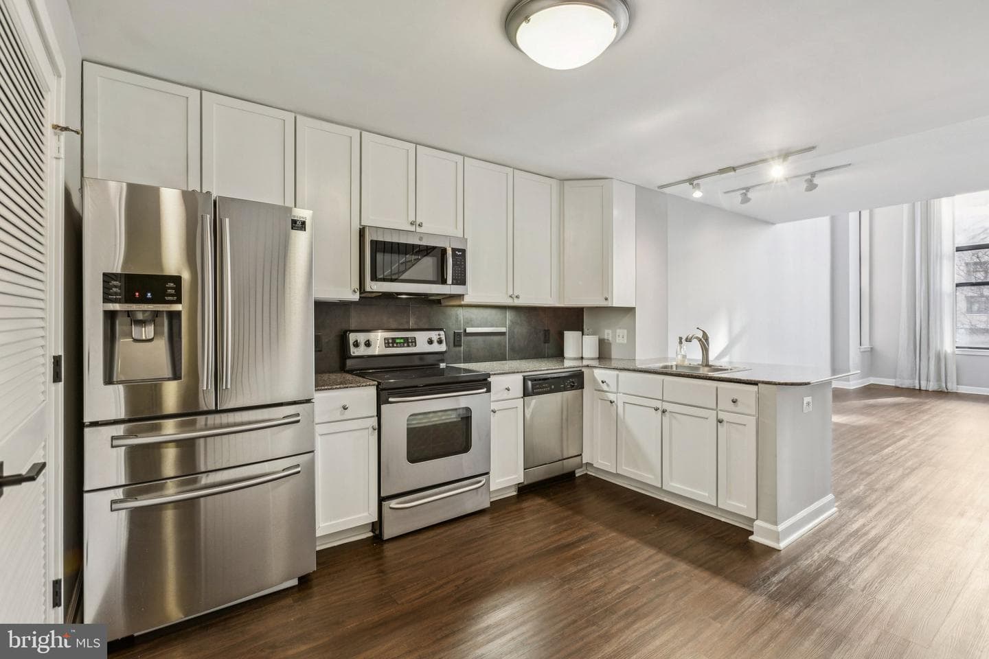 400 Massachusetts Avenue NW #215 photo 5