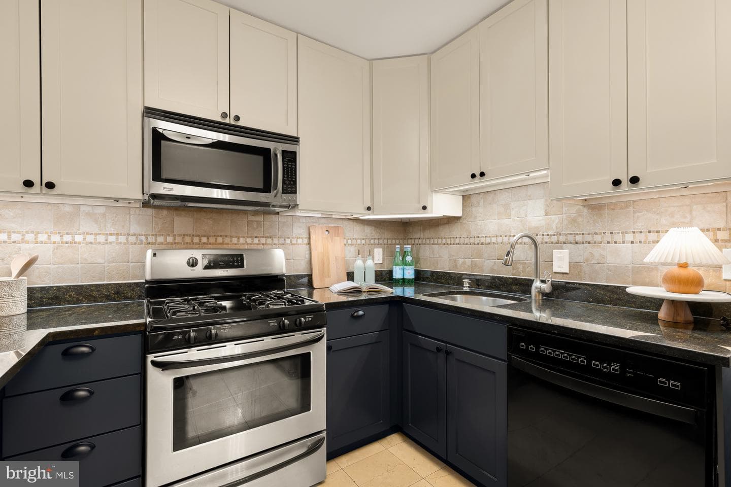 3001 Veazey Terrace NW #520 photo 22