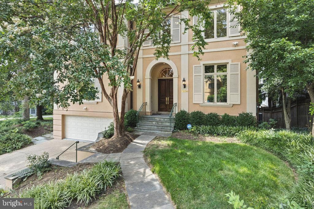 2944 University Terrace NW photo 3