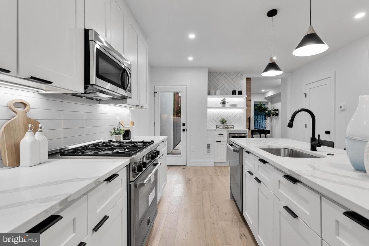 718 6th Street NE #1 photo 5