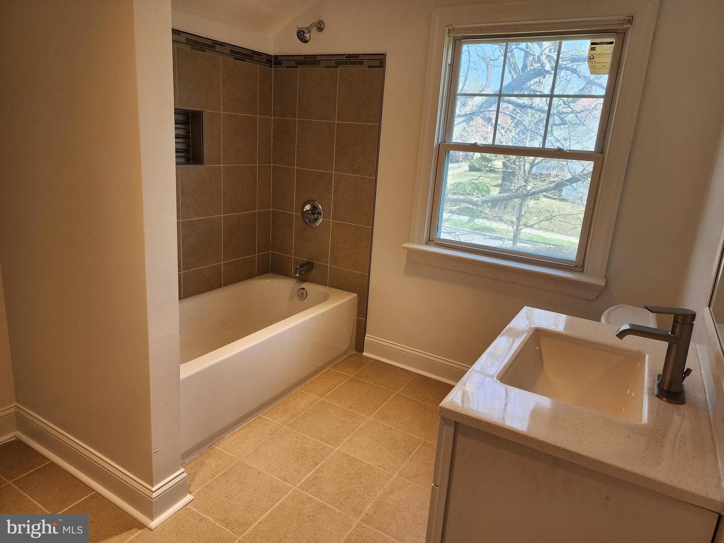 3047 Douglas Street NE photo 22