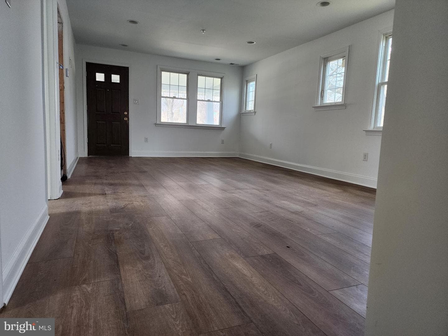 3047 Douglas Street NE photo 6