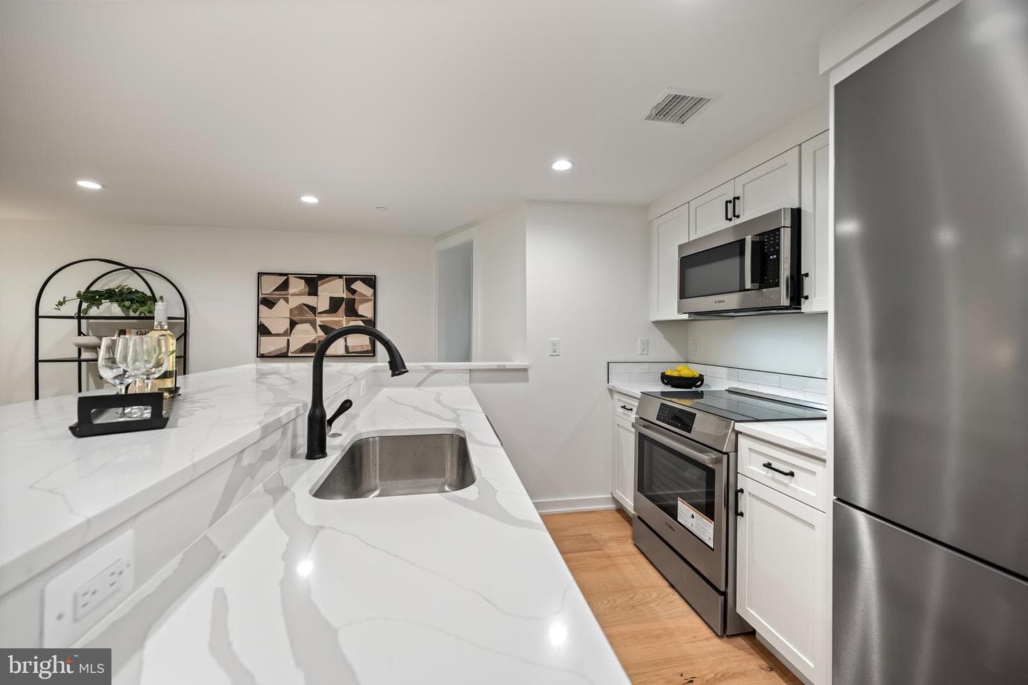 131 11 Street NE #1 photo 8