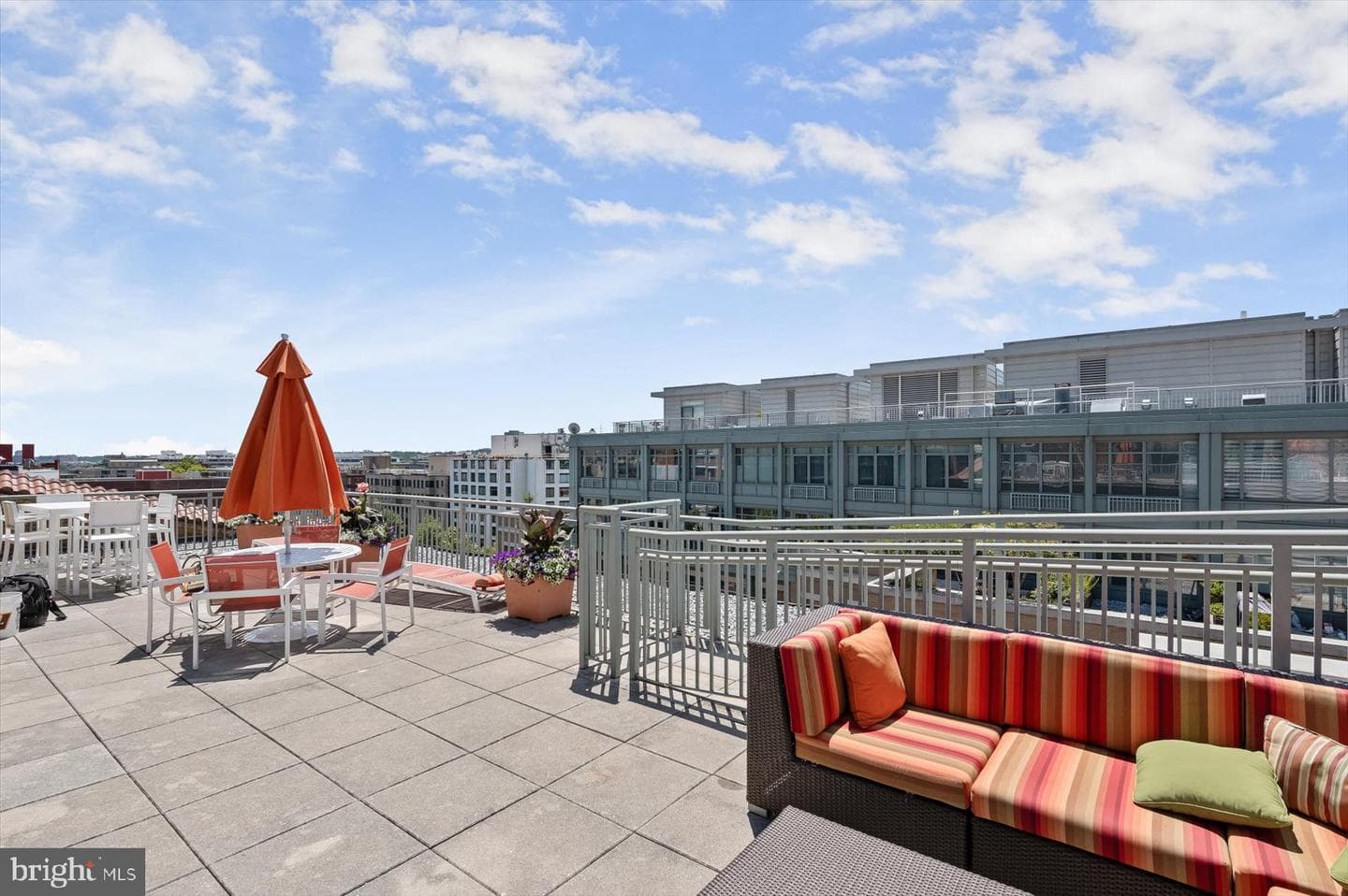 2425 L Street NW #303 photo 30