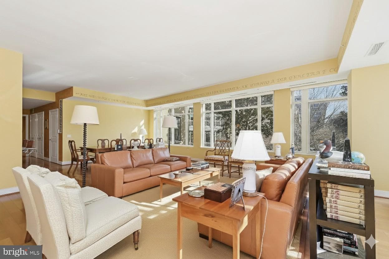 2425 L Street NW #303 photo 5