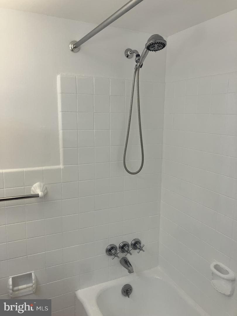 4201 Cathedral Avenue NW #718e photo 10