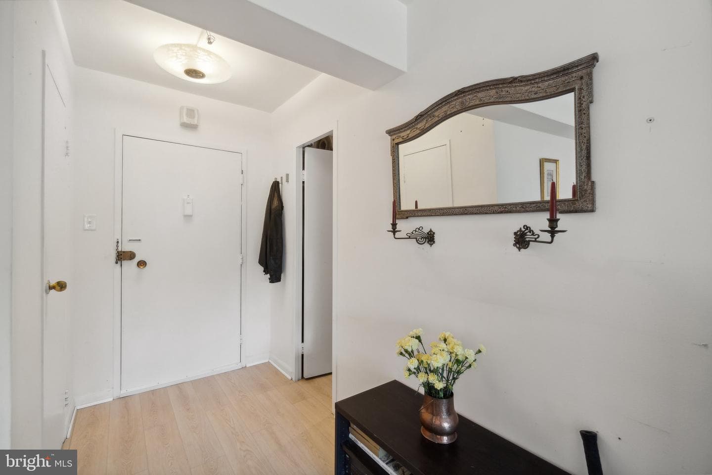 4201 Cathedral Avenue NW #718e photo 2