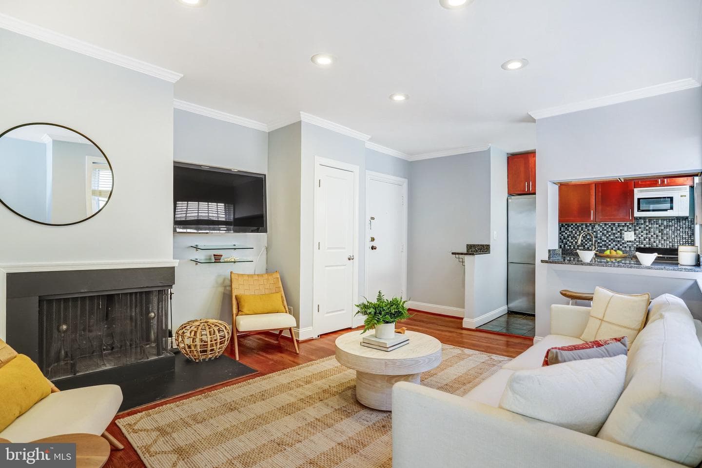 115 E Street SE #302 photo 2