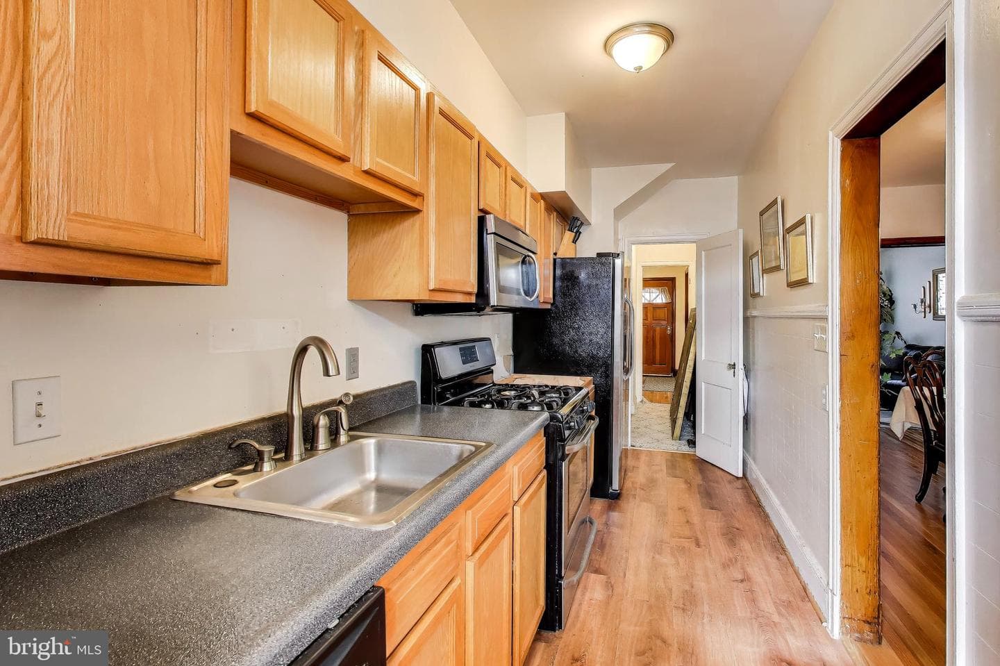 1655 C Street NE photo 8