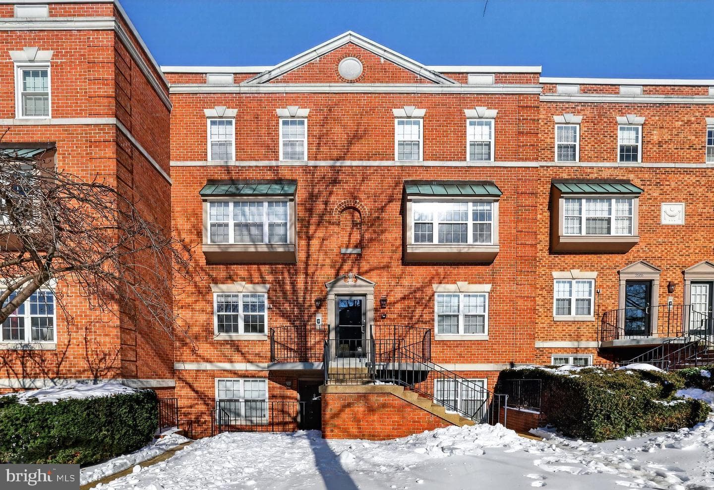 3805 Porter Street NW #201 photo 3