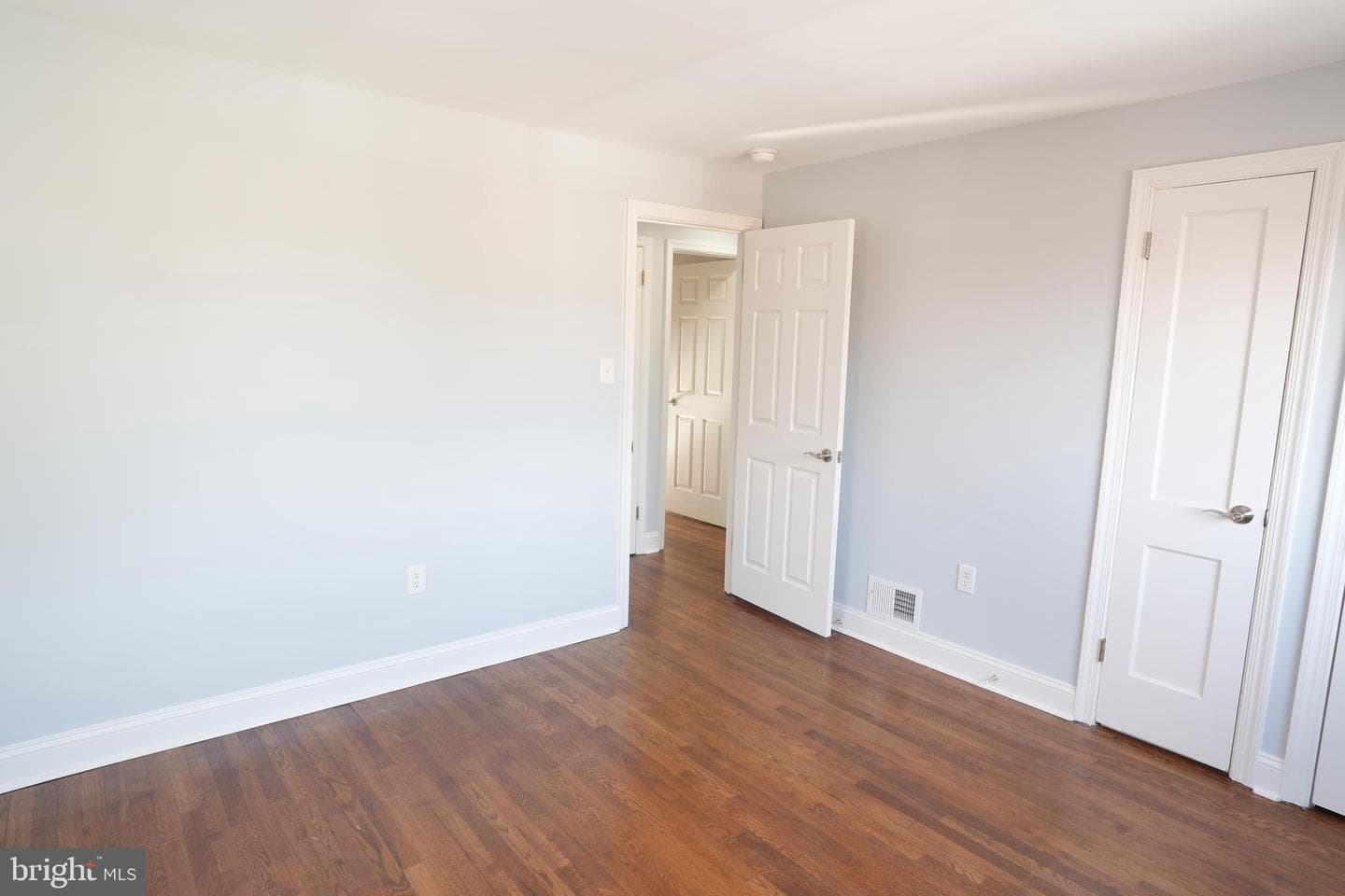 164 Elmira Street SW photo 14