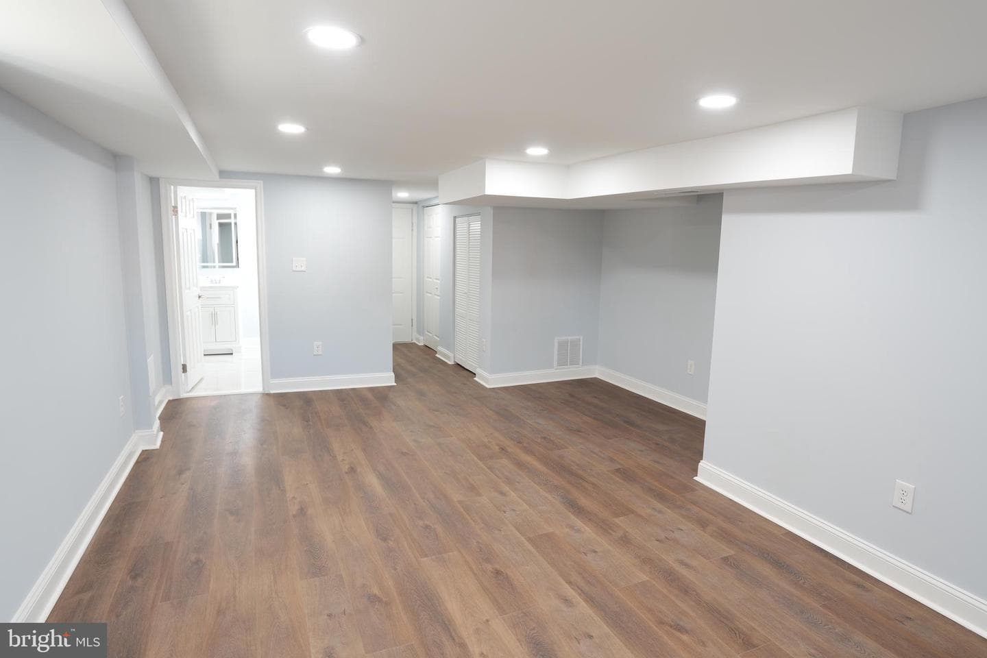 164 Elmira Street SW photo 23