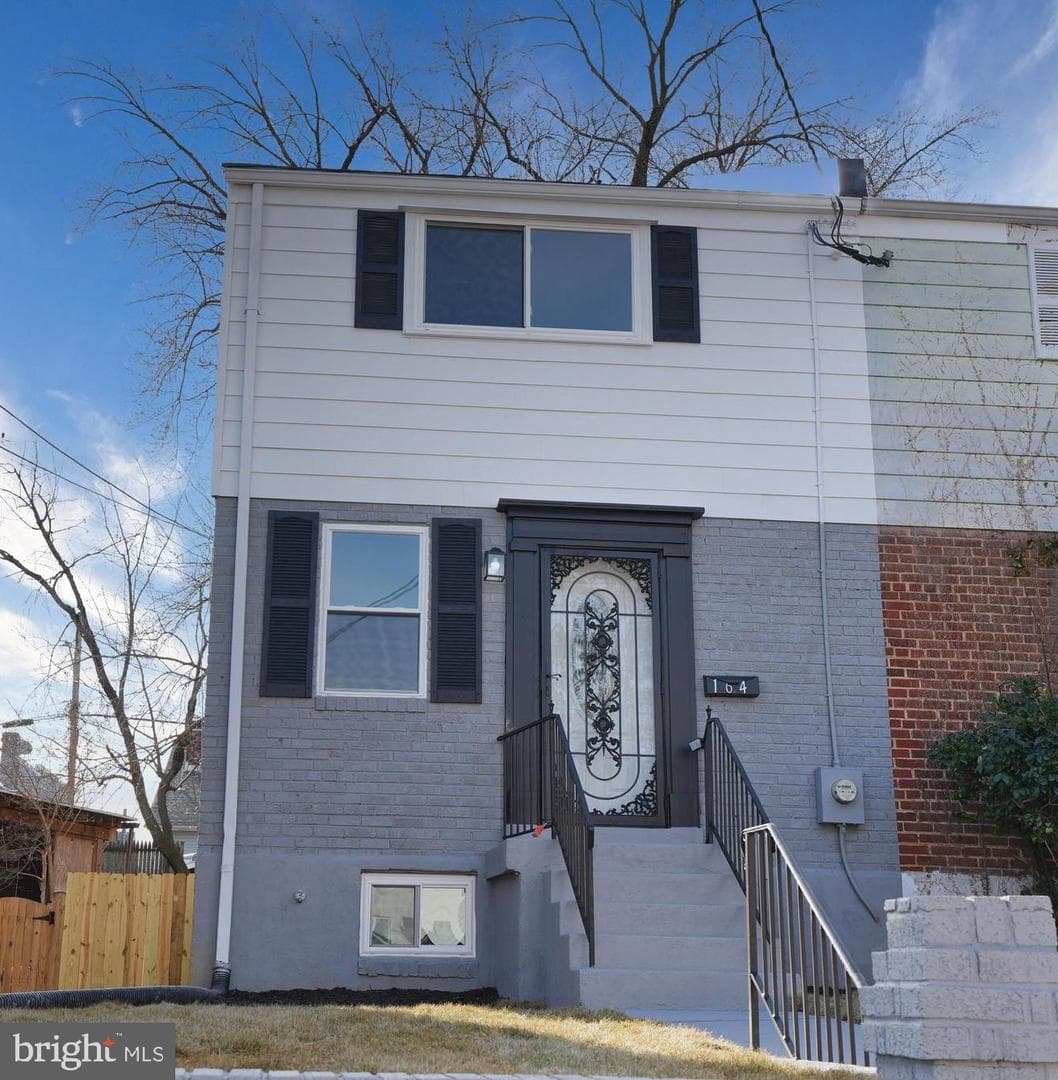 164 Elmira Street SW photo 3