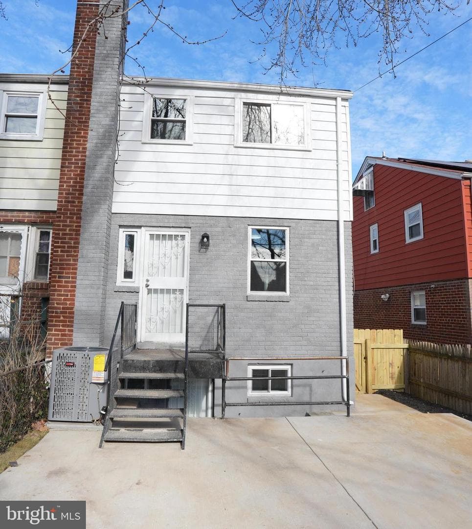 164 Elmira Street SW photo 30