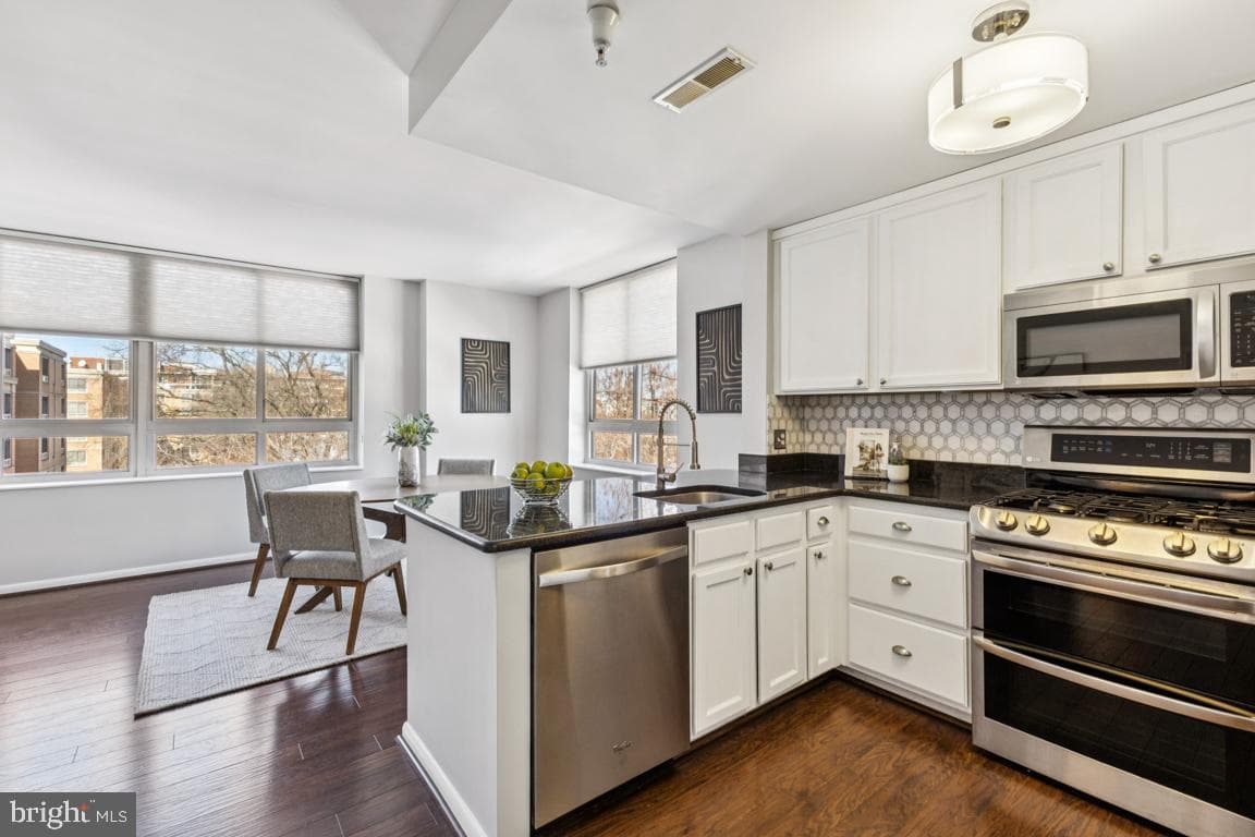 355 I Street SW #501 photo 8