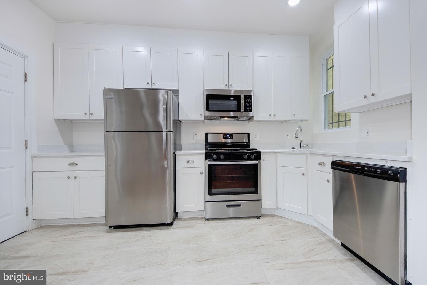 1674 Irving Street NW photo 8