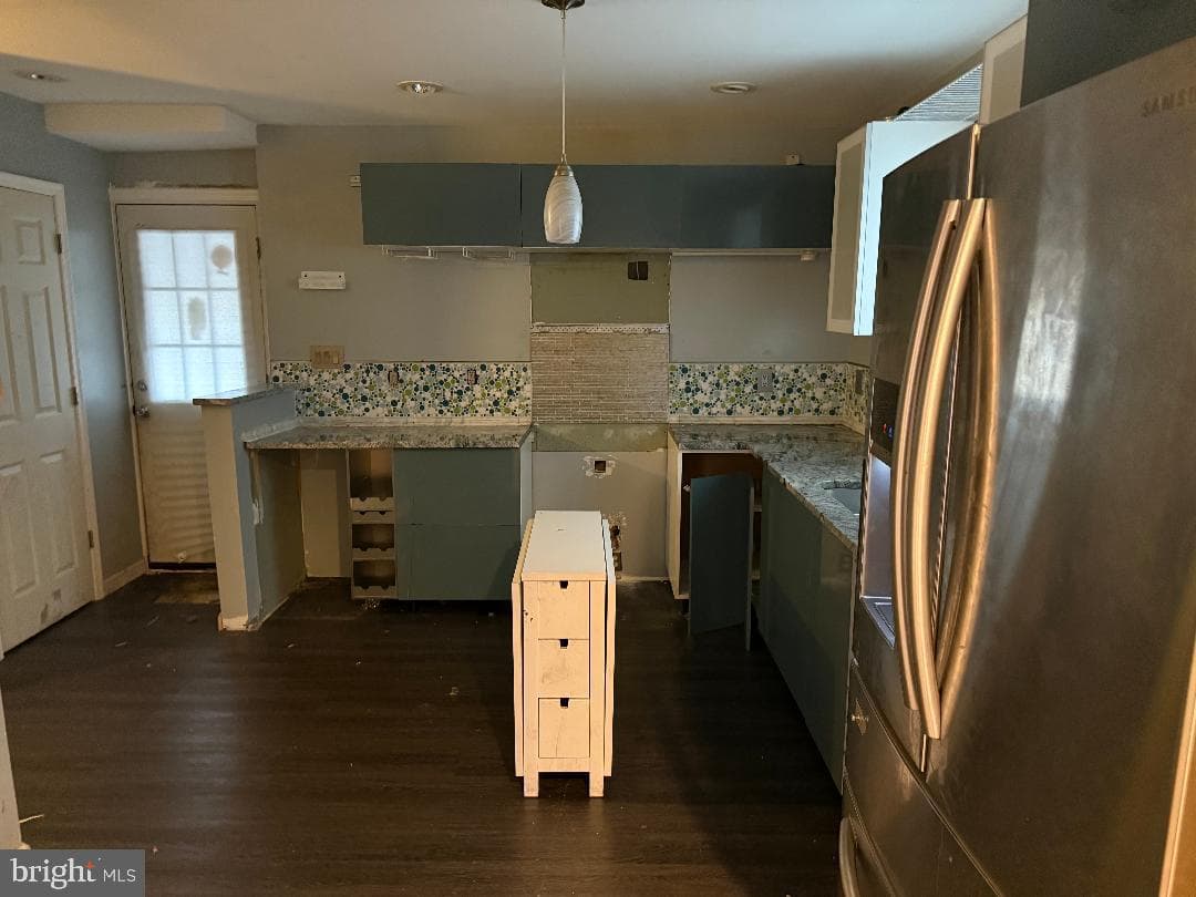 1910 T Place SE photo 3